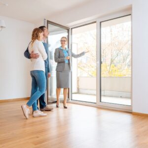 realtor giving tour